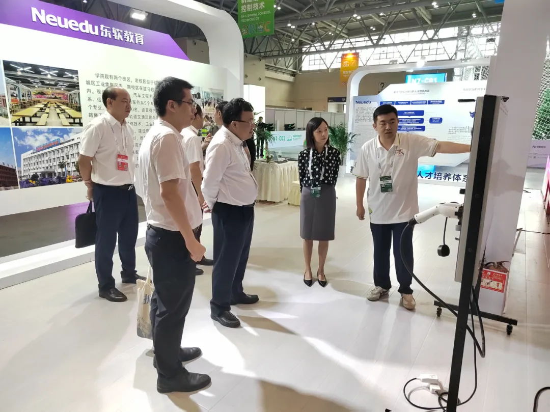 助力第二届“一带一路”国际技能大赛智能汽车软件技术表演赛顺利举办