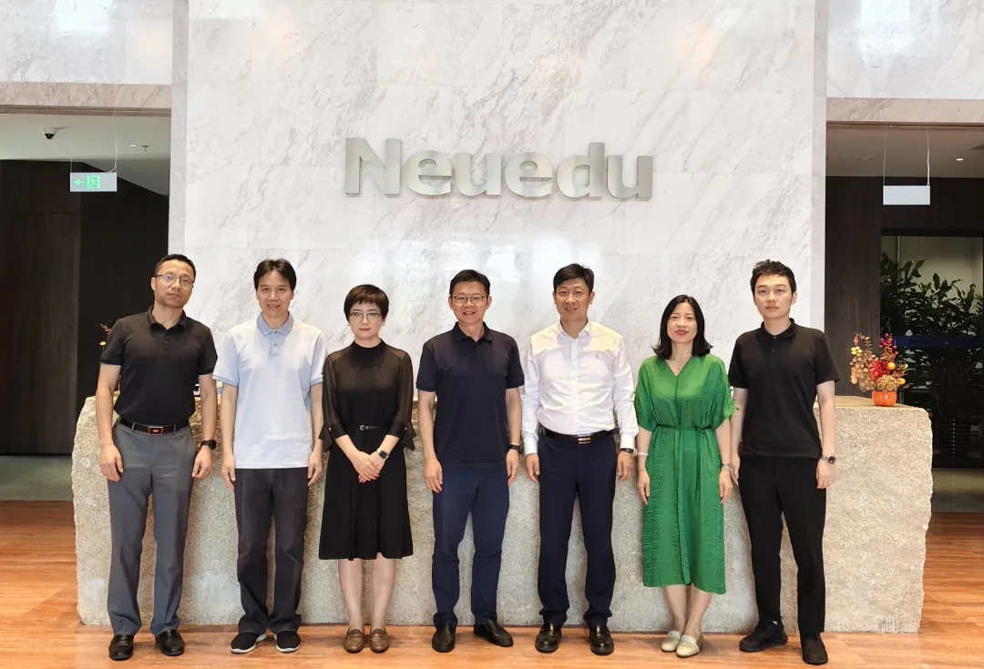 上海行健职业学院一行到访九州酷游教育科技集团参观研讨